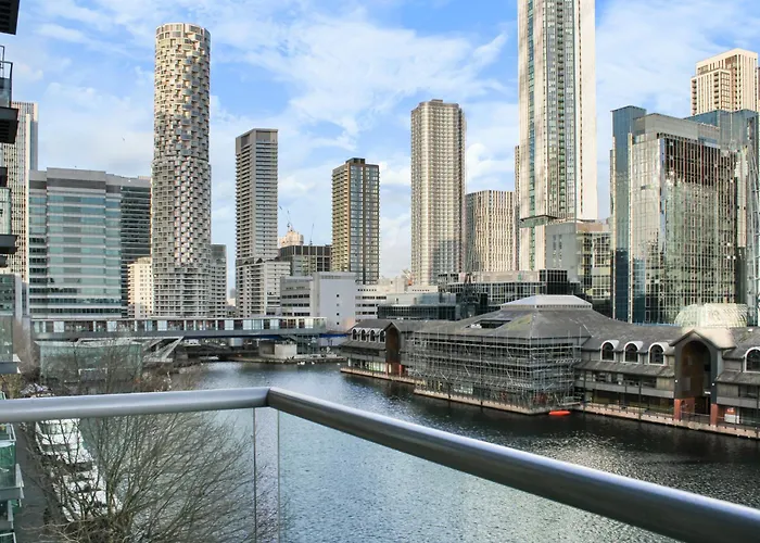5 Minutes To Station, River Views, Balcony, Gym
