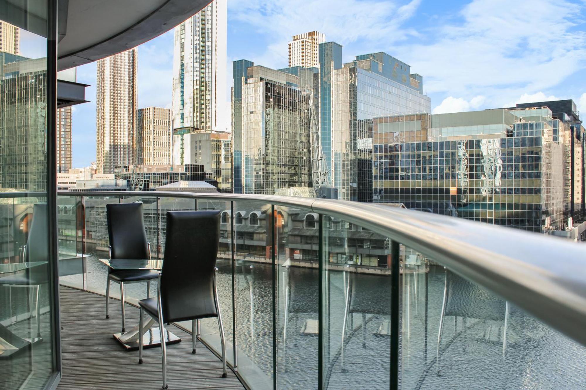 5 Minutes To Station, River Views, Balcony, Gym *