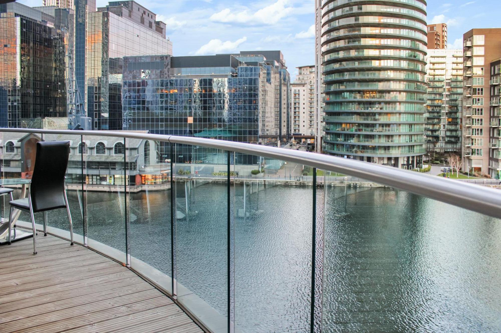 5 Minutes To Station, River Views, Balcony, Gym *
