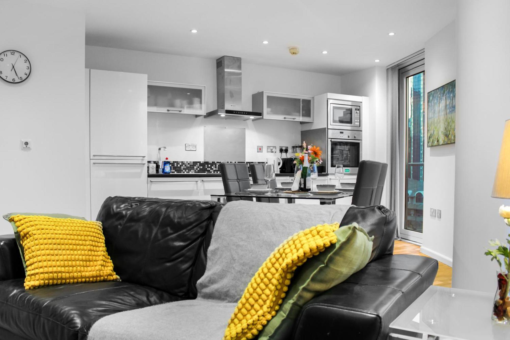 5 Minutes To Station, River Views, Balcony, Gym Appartamento Londra