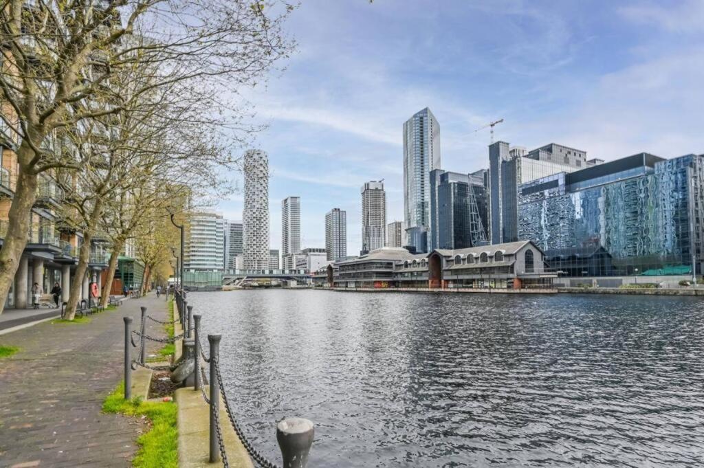 Appartamento 5 Minutes To Station, River Views, Balcony, Gym