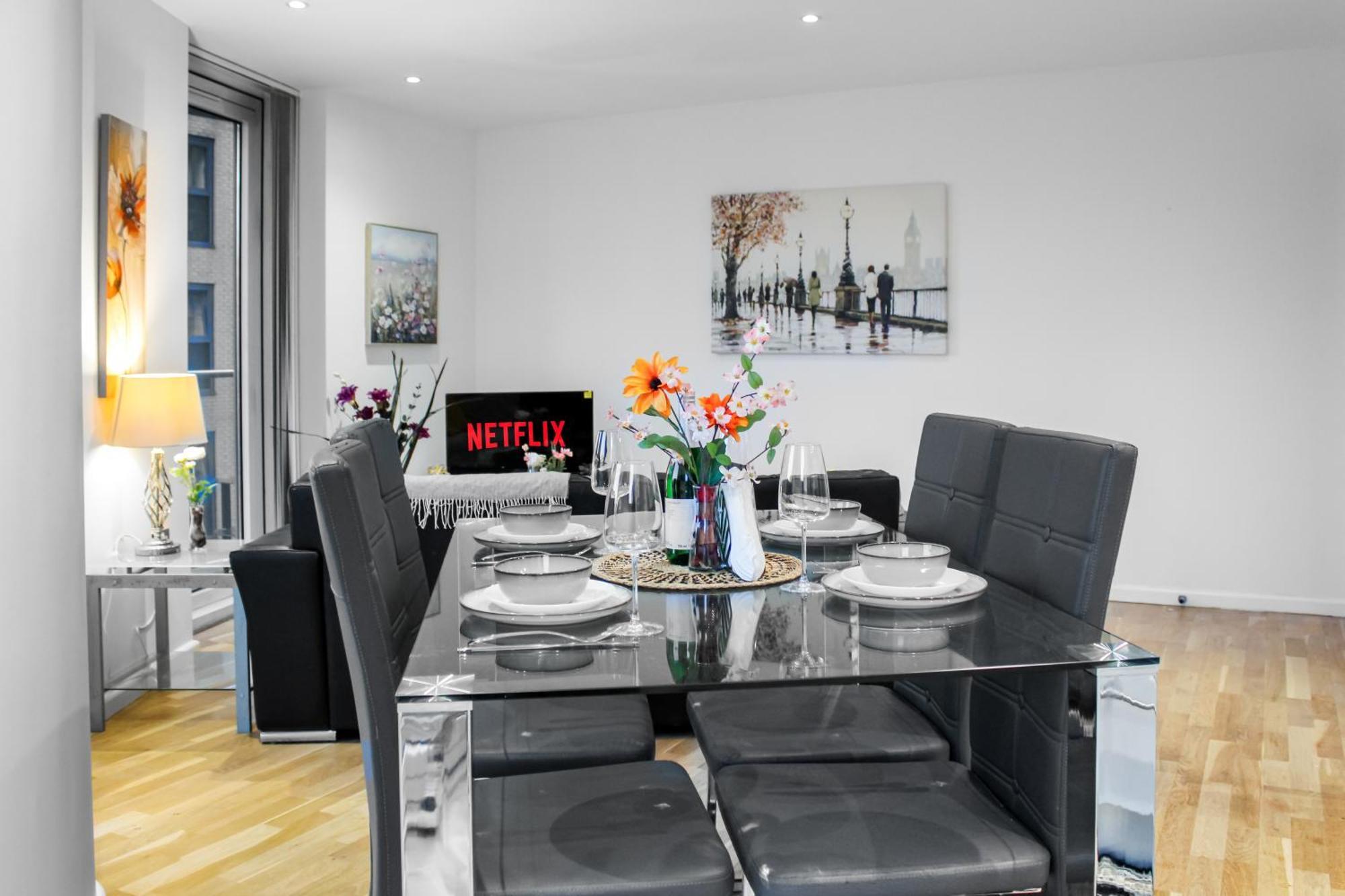 5 Minutes To Station, River Views, Balcony, Gym Apartment London
